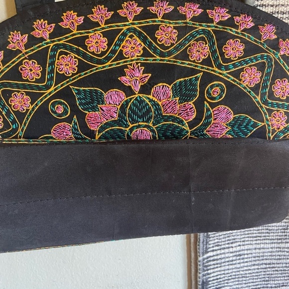 🔴Vintage Embroidered Handbag - Picture 5 of 13
